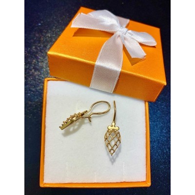 Серьги, золото 585 (14K), вес 2.2 г. Серьги, золото 585 (14K), вес 2.2 г.