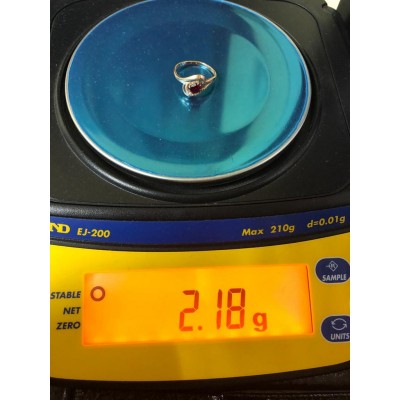 Кольцо с камнями, золото 585 (14K), вес 2.19 г. Кольцо с камнями, золото 585 (14K), вес 2.19 г.