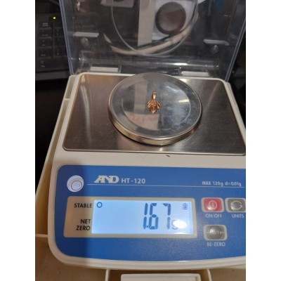 Подвеска лепесток, золото 585 (14K), вес 1.6 г. Подвеска лепесток, золото 585 (14K), вес 1.6 г.