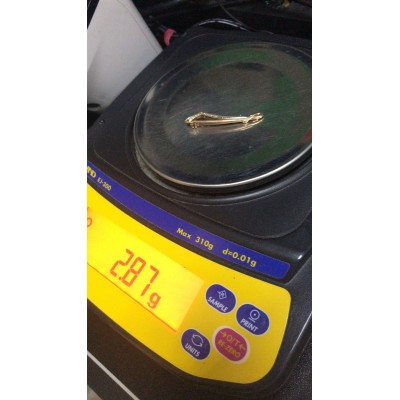 Брошь с камнями, золото 585 (14K), вес 2.8 г. Брошь с камнями, золото 585 (14K), вес 2.8 г.