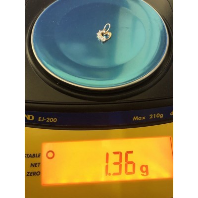 Подвеска сердце с камнями, золото 585 (14K), вес 1.3 г. Подвеска сердце с камнями, золото 585 (14K), вес 1.3 г.