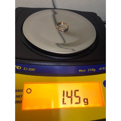 Кольцо с камнями , золото 585 (14K), вес 1.4 г. Кольцо с камнями , золото 585 (14K), вес 1.4 г.