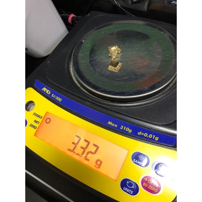 Серьги, золото 585 (14K), вес 3.3 г. Серьги, золото 585 (14K), вес 3.3 г.