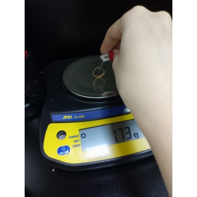 Кольцо с камнями , золото 585 (14K), вес 1.7 г. Кольцо с камнями , золото 585 (14K), вес 1.7 г.