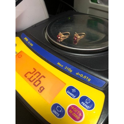 Серьги с камнями , золото 585 (14K), вес 2 г. Серьги с камнями , золото 585 (14K), вес 2 г.