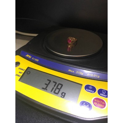 Кольцо с камнями, золото 585 (14K), вес 3.7 г. Кольцо с камнями, золото 585 (14K), вес 3.7 г.