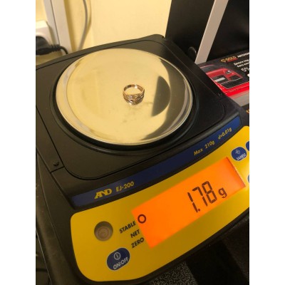 Кольцо с камнями , золото 585 (14K), вес 1.7 г. Кольцо с камнями , золото 585 (14K), вес 1.7 г.