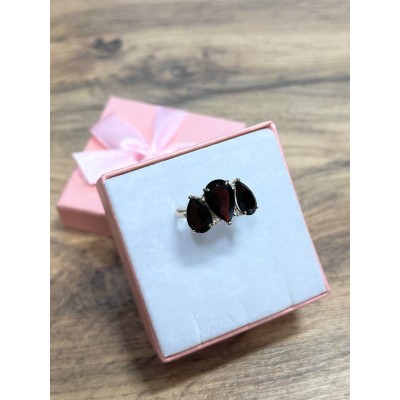 Кольцо с камнями , золото 585 (14K), вес 3.6 г. Кольцо с камнями , золото 585 (14K), вес 3.6 г.