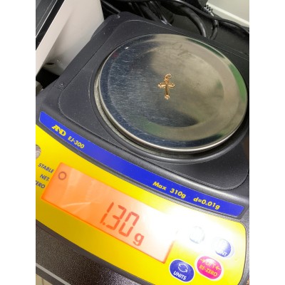 Крестик, золото 585 (14K), вес 1.3 г. Крестик, золото 585 (14K), вес 1.3 г.