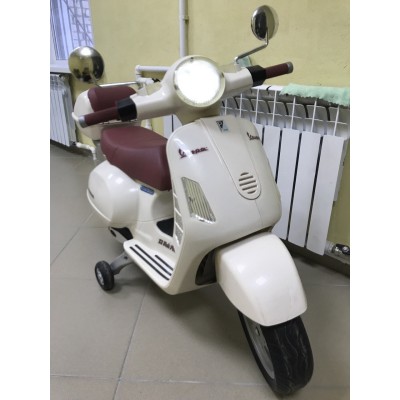 Мотоцикл Peg Perego Vespa 12v (Электромобиль) Мотоцикл Peg Perego Vespa 12v (Электромобиль)