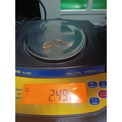 Серьги с камнями, золото 585 (14K), вес 2.49 г. Серьги с камнями, золото 585 (14K), вес 2.49 г.