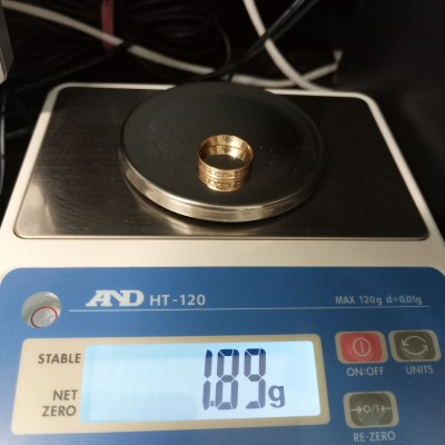 Кольцо с камнями, золото 585 (14K), вес 1.8 г. Кольцо с камнями, золото 585 (14K), вес 1.8 г.