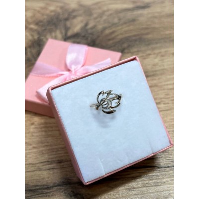 Кольцо с камнями, золото 585 (14K), вес 1.4 г. Кольцо с камнями, золото 585 (14K), вес 1.4 г.