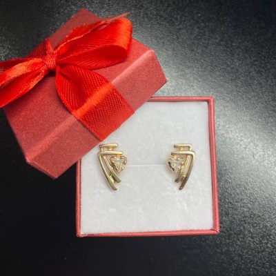 Серьги с камнями, золото 585 (14K), вес 3 г. Серьги с камнями, золото 585 (14K), вес 3 г.