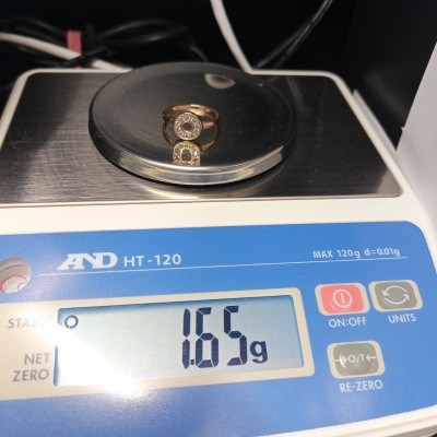 Кольцо с камнями, золото 585 (14K), вес 1.6 г. Кольцо с камнями, золото 585 (14K), вес 1.6 г.