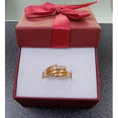 Кольцо с камнями, золото 585 (14K), вес 1.98 г. Кольцо с камнями, золото 585 (14K), вес 1.98 г.