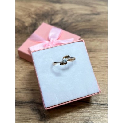 Кольцо с камнями, золото 585 (14K), вес 2.4 г. Кольцо с камнями, золото 585 (14K), вес 2.4 г.