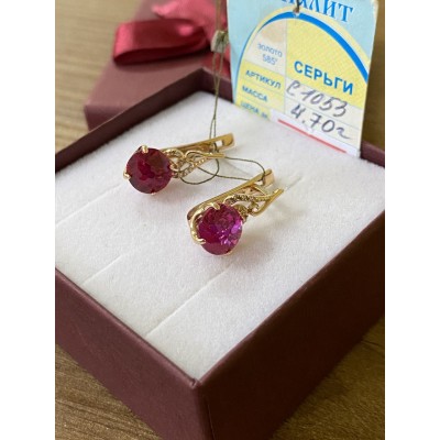 Серьги с камнями, золото 585 (14K), вес 4.7 г. Серьги с камнями, золото 585 (14K), вес 4.7 г.