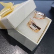 Серьги с камнями, золото 585 (14K), вес 3.1 г.