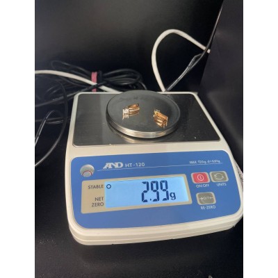 Серьги с камнями, золото 585 (14K), вес 2.99 г. Серьги с камнями, золото 585 (14K), вес 2.99 г.