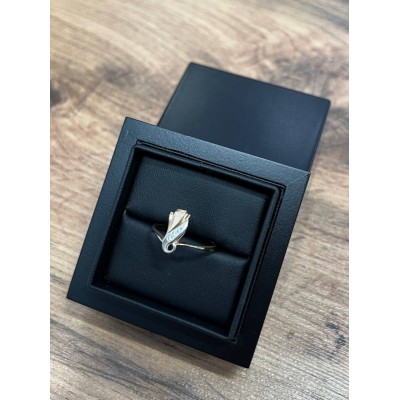 Кольцо с камнями, золото 585 (14K), вес 2.5 г. Кольцо с камнями, золото 585 (14K), вес 2.5 г.