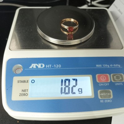 Кольцо с камнями, золото 585 (14K), вес 1.8 г. Кольцо с камнями, золото 585 (14K), вес 1.8 г.