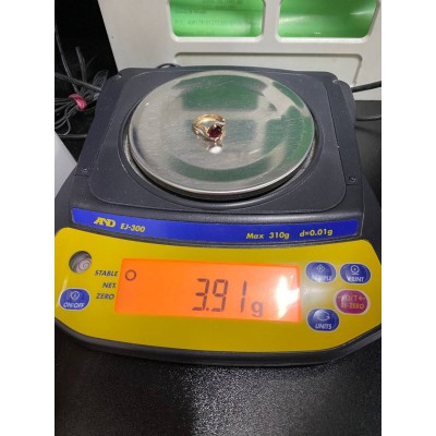 Кольцо с камнями, золото 585 (14K), вес 3.9 г. Кольцо с камнями, золото 585 (14K), вес 3.9 г.