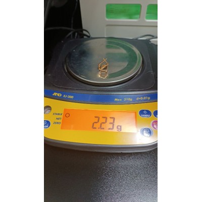 Серьги с камнями, золото 585 (14K), вес 2.2 г. Серьги с камнями, золото 585 (14K), вес 2.2 г.