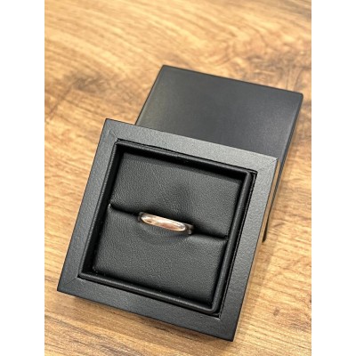 Обручальное кольцо, золото 585 (14K), вес 1.5 г. Обручальное кольцо, золото 585 (14K), вес 1.5 г.