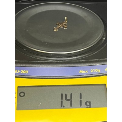 Крест, золото 585 (14K), вес 1.4 г. Крест, золото 585 (14K), вес 1.4 г.