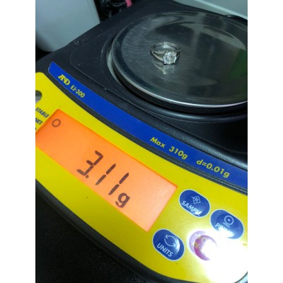 Кольцо с камнем, серебро 925, вес 3.1 г. Кольцо с камнем, серебро 925, вес 3.1 г.