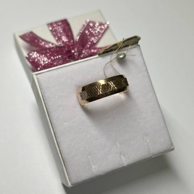 Новое обручальное кольцо, золото 585 (14K), вес 5.3 г. Новое обручальное кольцо, золото 585 (14K), вес 5.3 г.