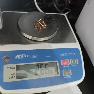 Серьги, золото 585 (14K), вес 2.6 г. Серьги, золото 585 (14K), вес 2.6 г.