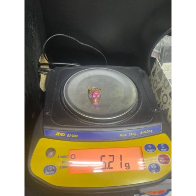 Кольцо с камнями, золото 585 (14K), вес 5.2 г. Кольцо с камнями, золото 585 (14K), вес 5.2 г.