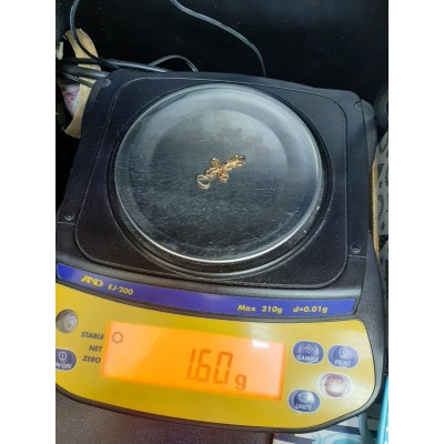 Крест, золото 585 (14K), вес 1.6 г. Крест, золото 585 (14K), вес 1.6 г.