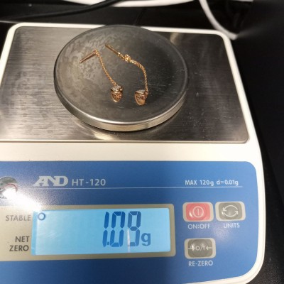 Серьги с камнями , золото 585 (14K), вес 1 г. Серьги с камнями , золото 585 (14K), вес 1 г.