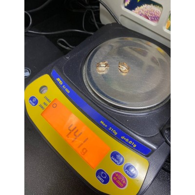 Серьги с камнями, золото 585 (14K), вес 4.4 г. Серьги с камнями, золото 585 (14K), вес 4.4 г.