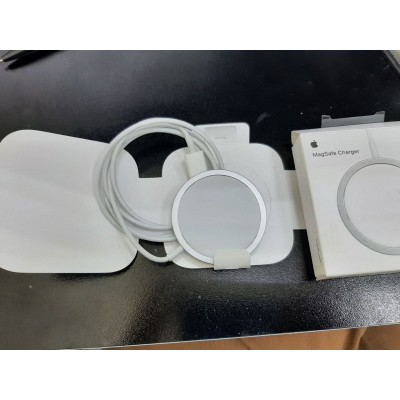 Беспроводное зарядное устройство Apple MagSafe A2140 Беспроводное зарядное устройство Apple MagSafe A2140