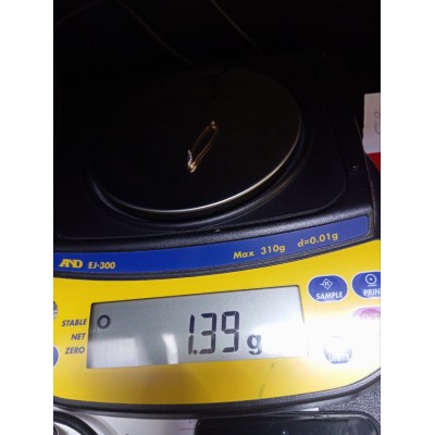 Булавка, золото 585 (14K), вес 1.3 г. Булавка, золото 585 (14K), вес 1.3 г.