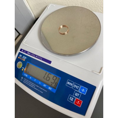 Обручальное кольцо, золото 585 (14K), вес 1.6 г. Обручальное кольцо, золото 585 (14K), вес 1.6 г.