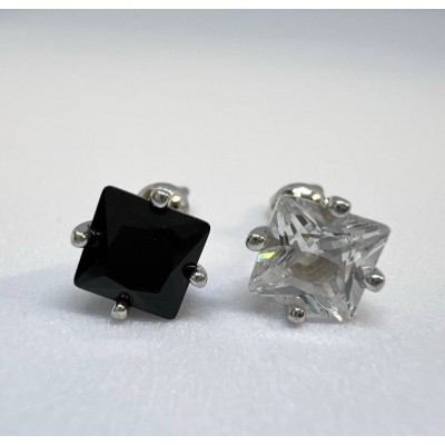 Серьги пусеты с камнями , золото 585 (14K), вес 1.8 г. Серьги пусеты с камнями , золото 585 (14K), вес 1.8 г.