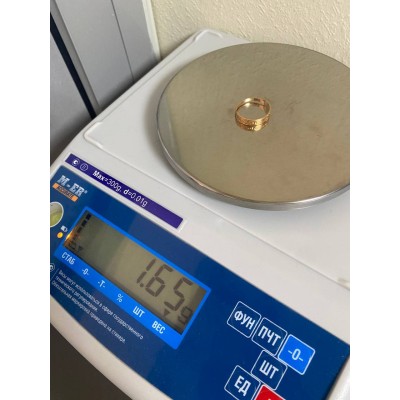 Обручальное кольцо, золото 585 (14K), вес 1.6 г. Обручальное кольцо, золото 585 (14K), вес 1.6 г.