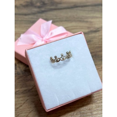 Золотое кольцо с камнями, золото 585 (14K), вес 1.3 г. Золотое кольцо с камнями, золото 585 (14K), вес 1.3 г.