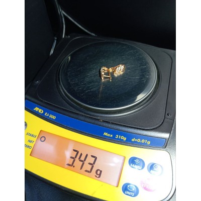 Серьги с камнями, золото 585 (14K), вес 3.4 г. Серьги с камнями, золото 585 (14K), вес 3.4 г.