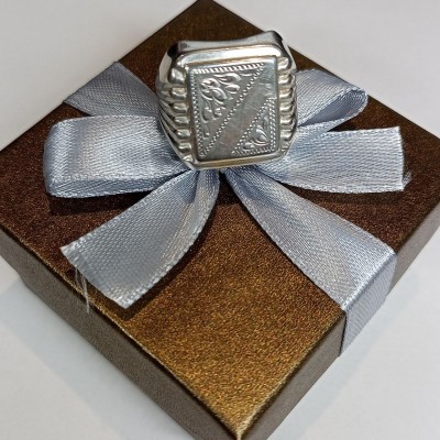 Серебряная печатка, серебро 925, вес 4.1 г. Серебряная печатка, серебро 925, вес 4.1 г.