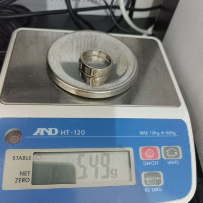 Кольцо с камнями, серебро 925, вес 5.4 г. Кольцо с камнями, серебро 925, вес 5.4 г.