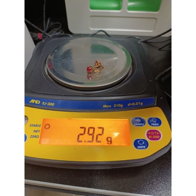 Серьги с камнями, золото 585 (14K), вес 2.9 г. Серьги с камнями, золото 585 (14K), вес 2.9 г.