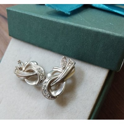Серьги с камнями, серебро 925, вес 4.9 г. Серьги с камнями, серебро 925, вес 4.9 г.