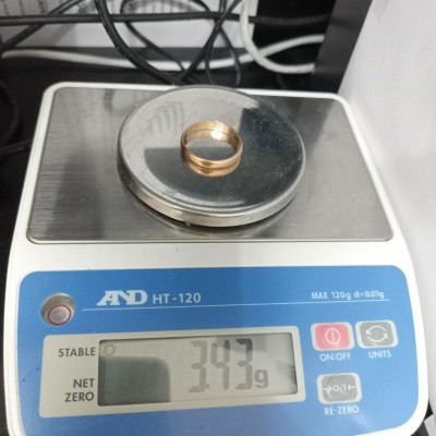 Обручальное кольцо, золото 585 (14K), вес 3.4 г. Обручальное кольцо, золото 585 (14K), вес 3.4 г.