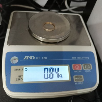 Кольцо золотое, с фианитами, золото 585 (14K), вес 0.8 г. Кольцо золотое, с фианитами, золото 585 (14K), вес 0.8 г.